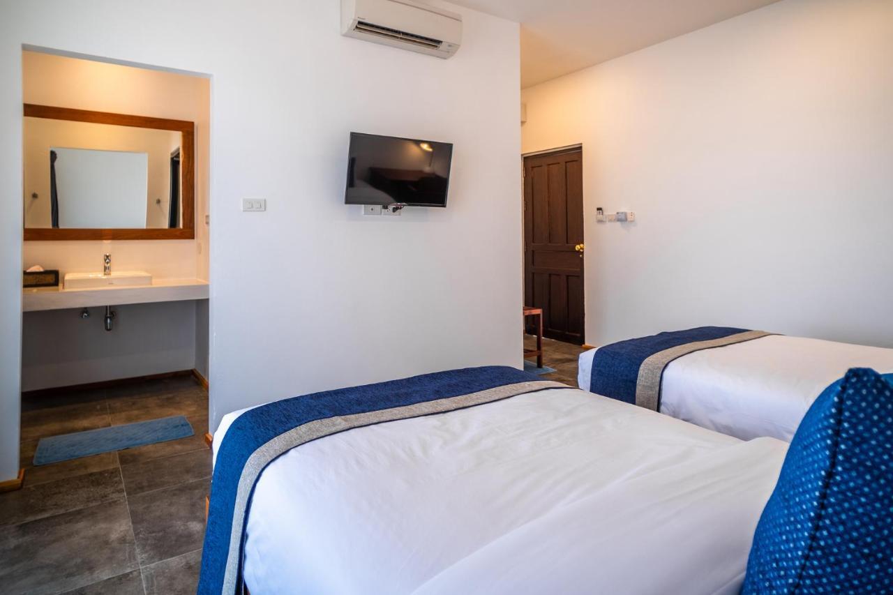 Hotel The Riviera Champasak Esterno foto