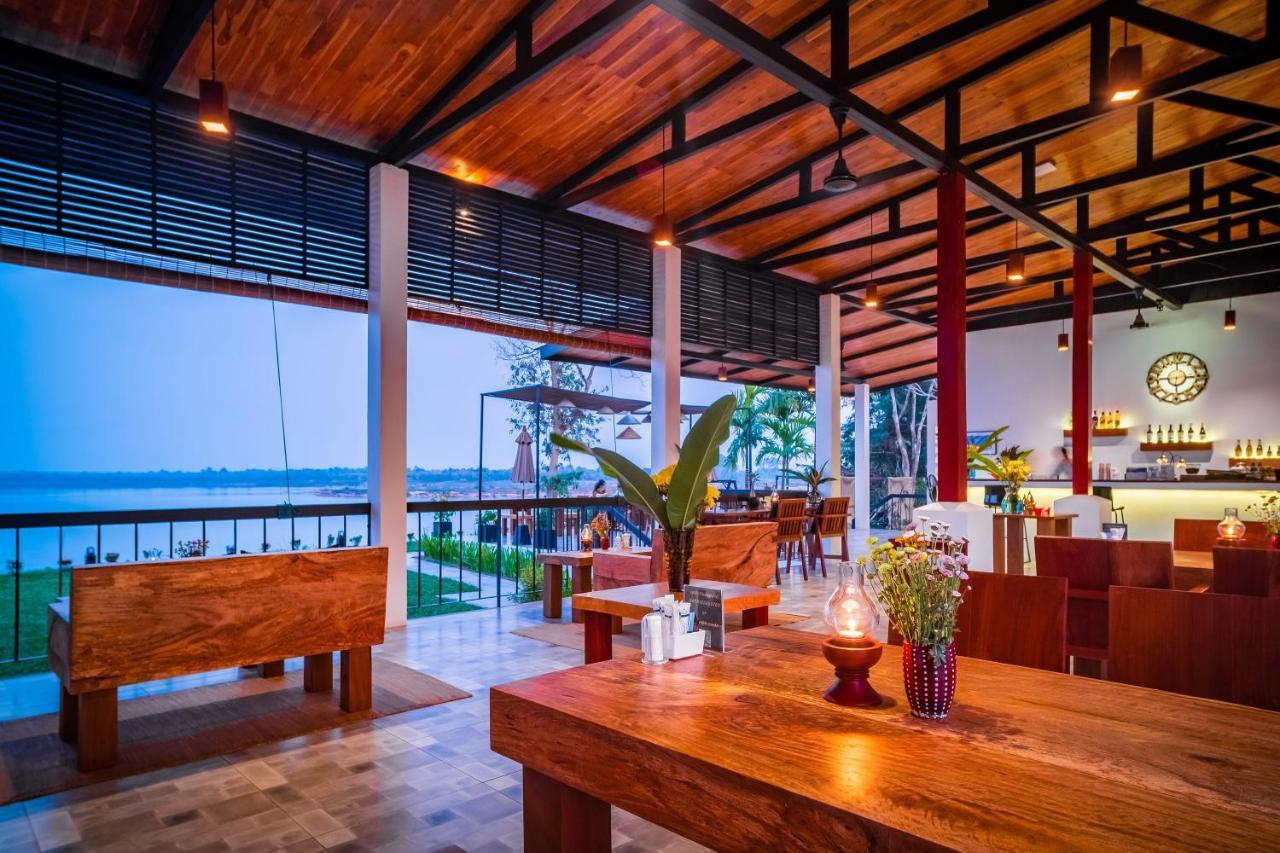 Hotel The Riviera Champasak Esterno foto